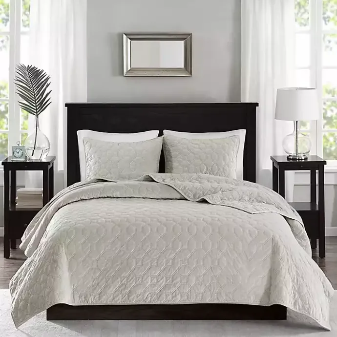 New Kirklands Home Faux Velvet California King 3-pc. Coverlet Set White