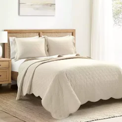 Outlet Kirklands Home White and Tan Scallop 3-pc. Full/Queen Quilt Set