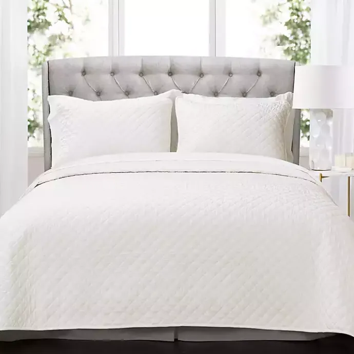 Outlet Kirklands Home Ava Diamond 3-pc. Oversized King Quilt Set White