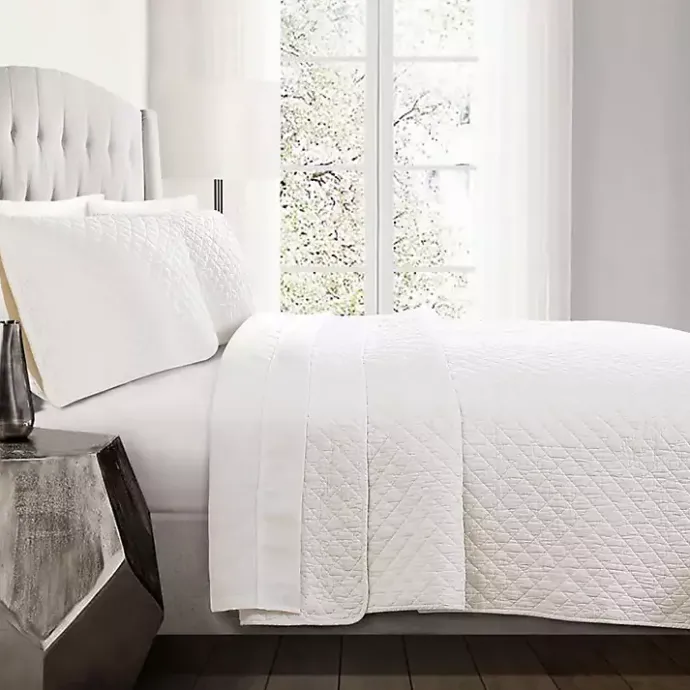 Outlet Kirklands Home Ava Diamond 3-pc. Oversized King Quilt Set White